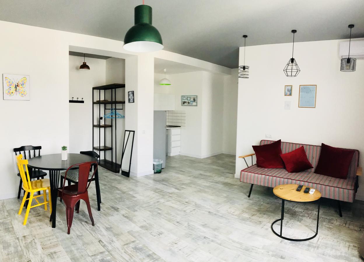 City Center Apartments By Happy Place Tbilisi Esterno foto