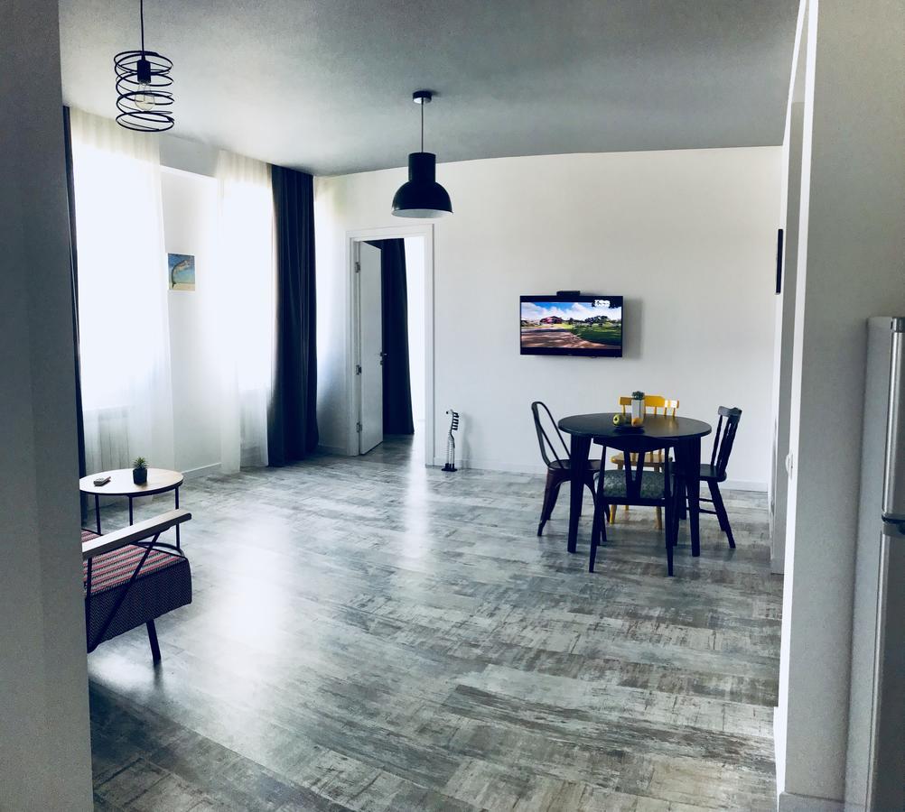 City Center Apartments By Happy Place Tbilisi Esterno foto